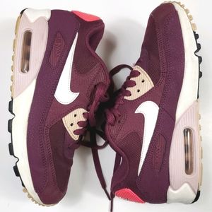 NIKE Air Max Essential Burgandy